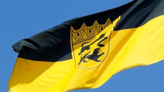 Gelb-schwarze Flagge von Baden-Württemberg.
