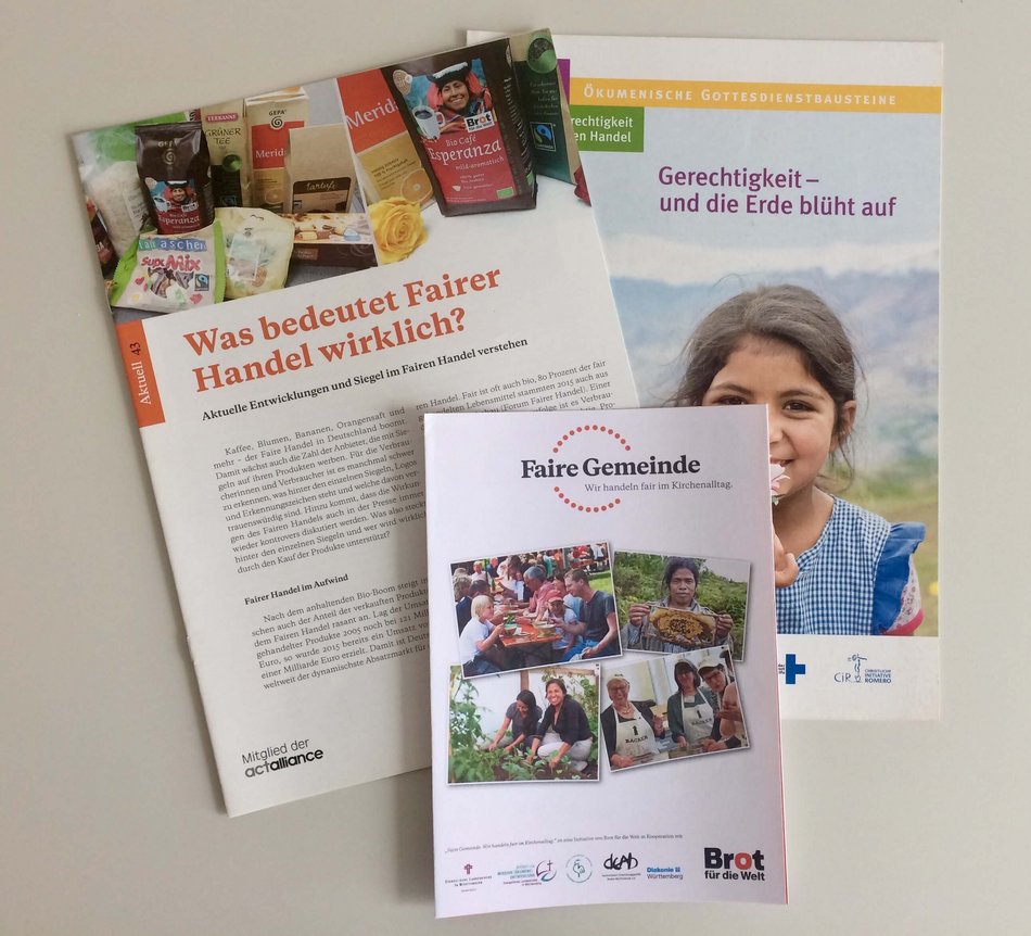 Bild zeigt drei Broschüren zum Thema