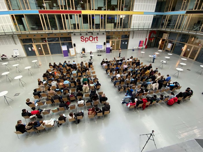 Bild zeigt die Veranstaltung von oben