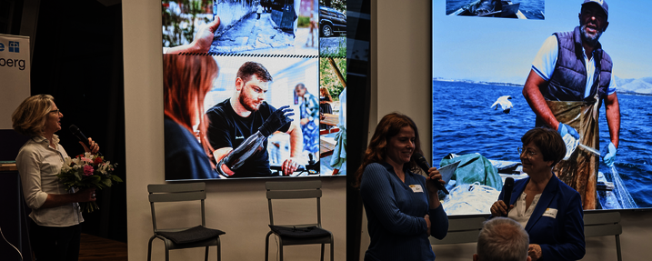 „Die Gewinnerinnen 2025 stellen ihre Recherchen bei der Preisverleihung am 4. November 2025 vor“ Bild zeigt zwei Bilder von der Preisverleihung