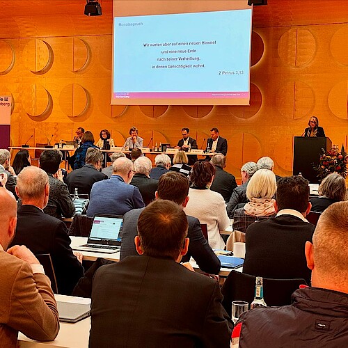 Mitgliederversammlung der @diakoniewue im @hospitalhof_stuttgart : Auf der Tagesordnung standen heute unter anderem...